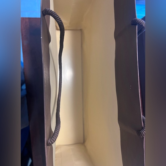 Louis Vuitton bundle. Shopping bag, box and dust bag. Measurements pictured. - Picture 15 of 16